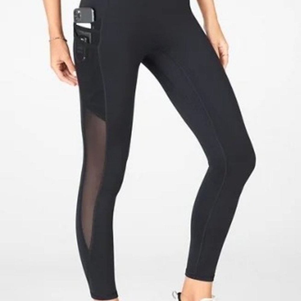 Fabletics Trinity Motion365® Mid-Rise 7/8 Leggings - Black - S